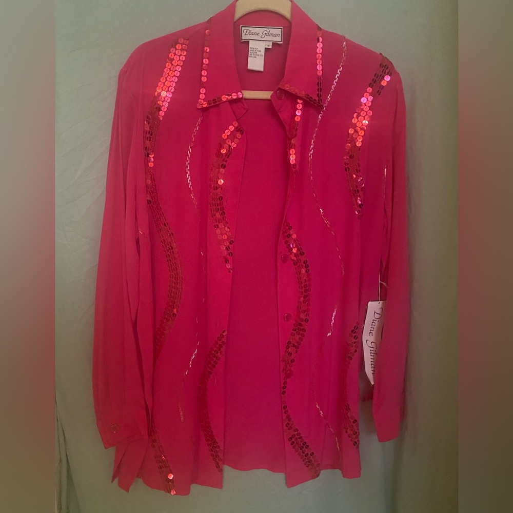 NWT Diane Gilman Size Medium 100% Silk Sparkly bright pink button front tunic